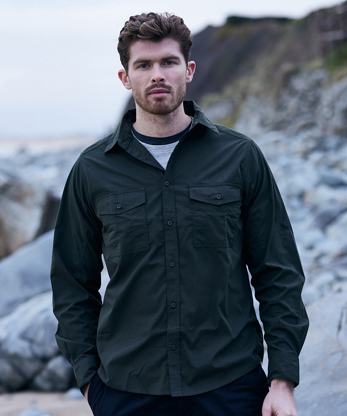 Black - Expert Kiwi long-sleeved shirt - GarmentEmbroidery