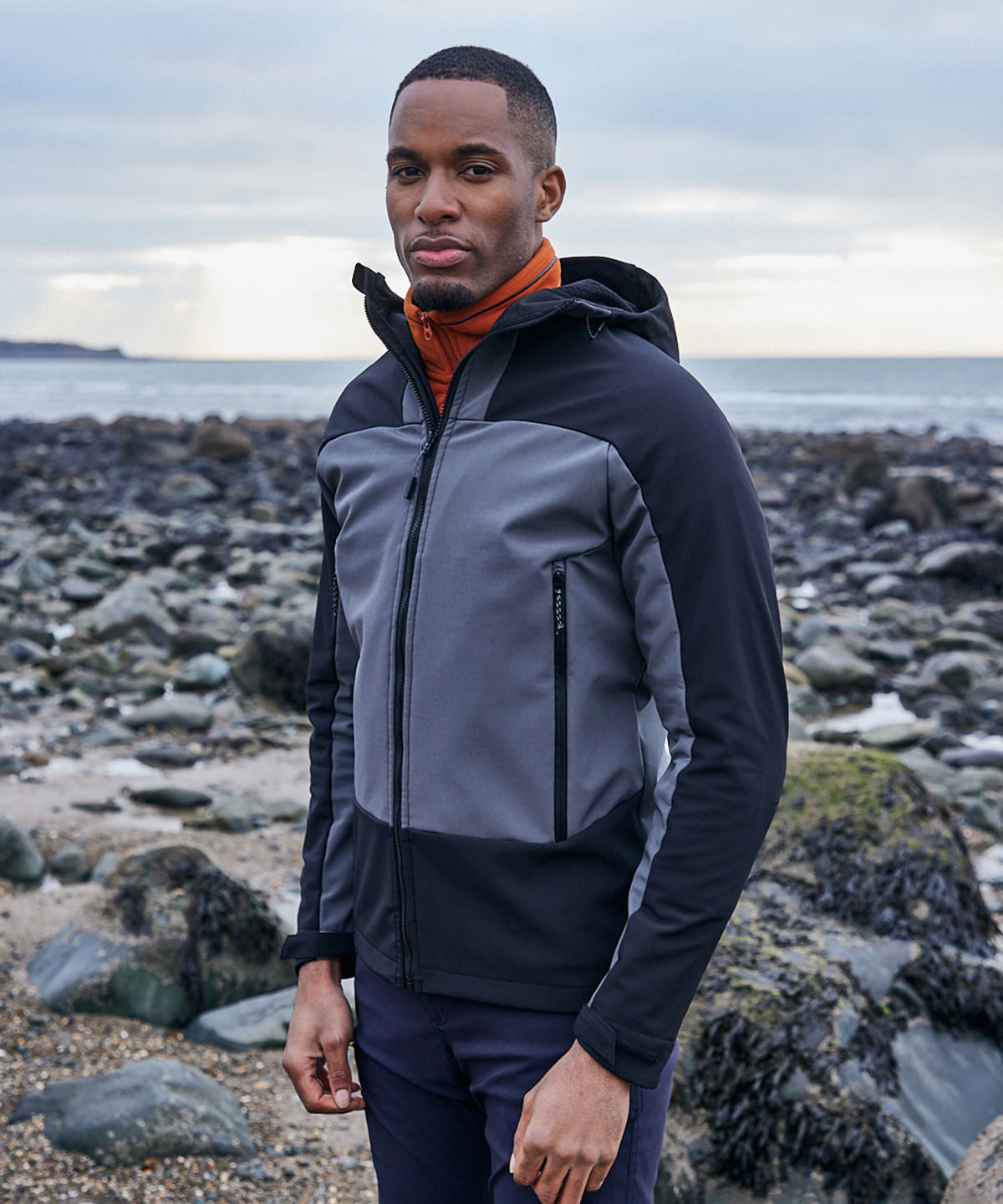 Black - Expert active hooded softshell - GarmentEmbroidery